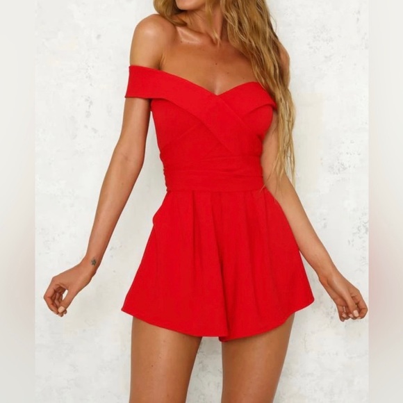 HELLO MOLLY-NEW Peak Hour Red
Romper NEW - Picture 1 of 7